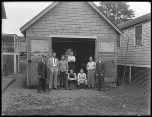 İngiliz boksör William Thomas Wells (Bombardier Billy Wells), Jim Maloney ve 
