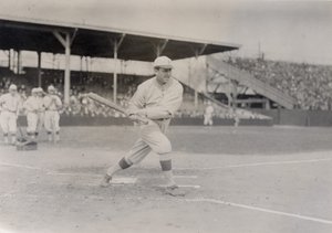 Mike Donlin, Pittsburgh Pirates vurucu, antrenman vuruşu yapıyor by William H. Trefts Jr.
