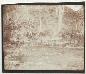 Doune Kalesi'nin Eteklerinde Akan Bir Dağ Deresi by William Henry Fox Talbot