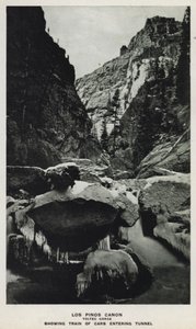Colorado Kanyonları: Los Pinos Canon, Toltec Gorge, Tünele Giren Araba Trenini Gösteriyor (s/b fotoğraf) by William Henry Jackson