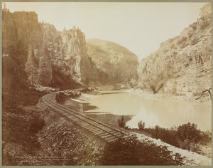 Echo Cliffs, Grand River Kanyonu, Glenwood Extension, Colorado, 1885. by William Henry Jackson