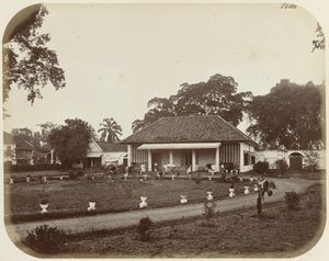 Batavia'daki Koningsplein'deki ev by Woodbury and Page