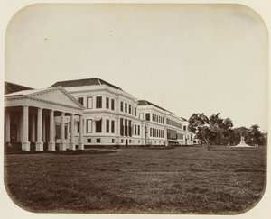 Batavia'daki Waterlooplein'deki Daendels Sarayı by Woodbury and Page