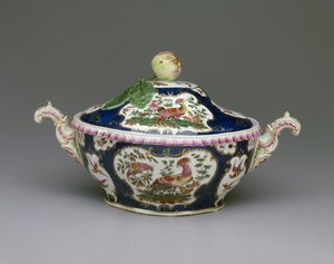 Turen, c.1780 by Worcester Porcelain Manufactory