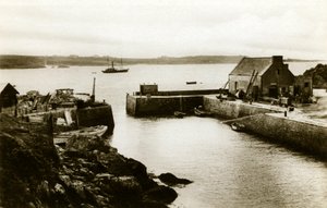 Ouessant Adası: Gelgitin yükseldiği Lampaul limanı, yaklaşık 1900- 1920 (fotoğraf) by . .