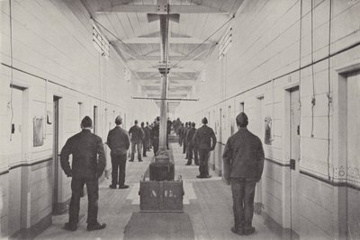 Holiganlar Toplanması, Borstal Hapishanesi (s/b fotoğraf) by (after) English photographer