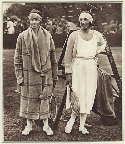 Kitty Godfree ve Suzanne Lenglen (s/b fotoğraf) by (after) English photographer