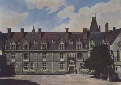 Chateau de Blois, Avluda cephe (renkli fotoğraf) by (after) French Photographer