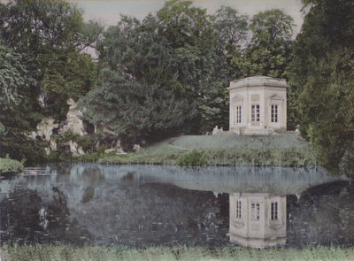 Parc du Petit Trianon, Müzik Köşkü, Küçük Trianon Parkı, Müzik Köşkü (renkli fotoğraf) by (after) French Photographer
