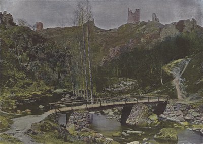 Ruines de Crozant (renkli fotoğraf) by (after) French Photographer