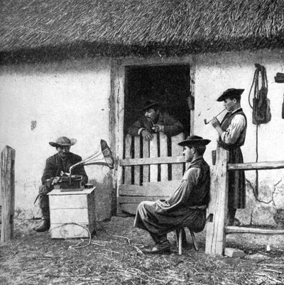 İnekler için boş zaman, Macaristan, 1922. by A. W. Cutler