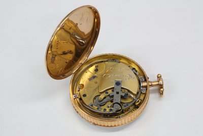 Perpetuelle saatin arka yüzü, 1783 (altın kasa) by Abraham Louis Breguet