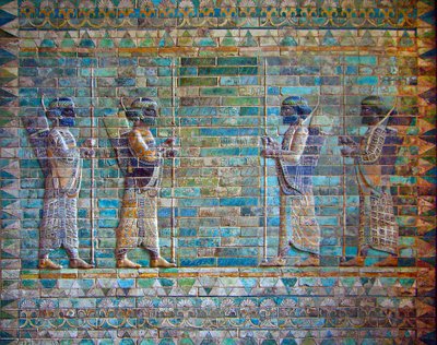 Okçu frizinden detay, I. Darius Sarayı, Susa, İran, MÖ 510 civarı (sırlı tuğla) by Achaemenid