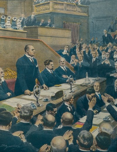 MUSSOLINI, Benito (1883-1945). İtalyan faşist politikacı, İtalya'nın dükü (lideri) (1925-1943). Mussolini, dört Batılı güç arasında varılan ittifakı Senato'ya duyurdu. Achille Beltrame (1871-1945), La Domenica del Corriere'den, 7 Haziran by Achille Beltrame
