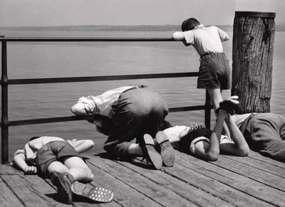 Balık Tutmakla Meşgul, İtalya, c.1950-60 (jelatin gümüş baskı) by Achille Villani