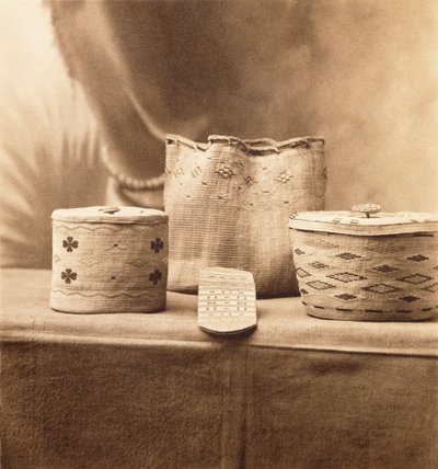Kızılderili Sepetleri, AC Vroman, 1898 dolayları (platin baskı) by Adam Clark Vroman