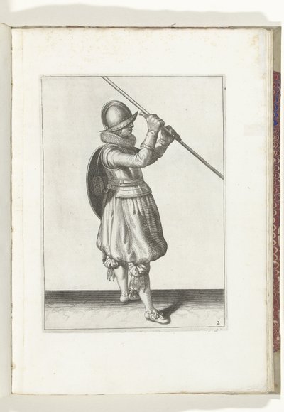 Kalkan ve Diken Alıştırması: Dikeni İki Elinde Açılı ve Kalkanı Sırtında Olan Asker (No. 2), 1618 Nassausche Wapen-Handelinge, van Schilt, Spies, Rappier ve Targe : beyde figuerlick betimlenmiş ve yeni düzenden sonra çerçevelenmiş [va by Adam van Breen