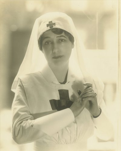Bir Hemşire Olarak Lady Duff-Gordon (platin baskı) by Adolf de Meyer