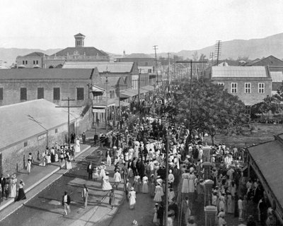 King Street kuzeye bakıyor, Kingston, Jamaika, c1905. by Adolphe Duperly and Son