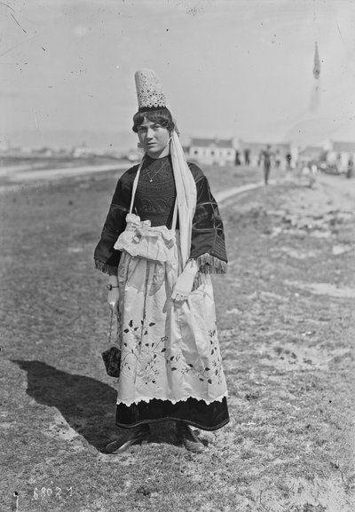 Bigoudène Penmarch 1921 by Agence Rol