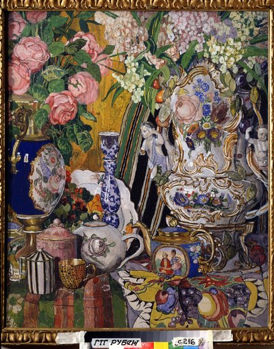 ""Çiçekler ve porselen ile natürmort"" Resim Alexander Yakovlevich Golovin (Alexander Golovin) (1863-1930) 1915 Devlet Tretyakov Galerisi, Moskova by Aleksandr Jakovlevic Golovin