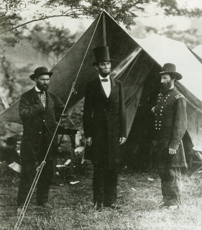 Abraham Lincoln, Allan Pinkerton ve Tümgeneral John A. McClernand ile birlikte, 1862 by Alexander Gardner