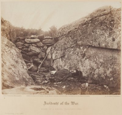 Bir Asi Keskin Nişancının Evi, Gettysburg, Temmuz by Alexander Gardner