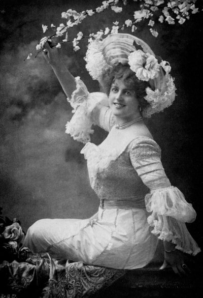 Marie Studholme 1875-1930, İngiliz tiyatro oyuncusu, 1902-1903. by Alfred Ellis and Walery