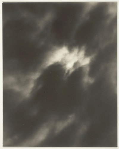 Eşdeğer, 1926. by Alfred Stieglitz