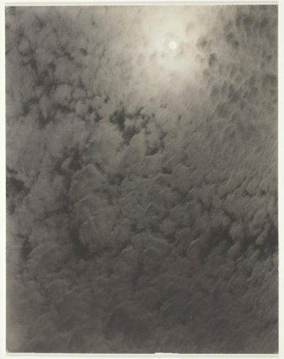 Eşdeğer, 1926. by Alfred Stieglitz