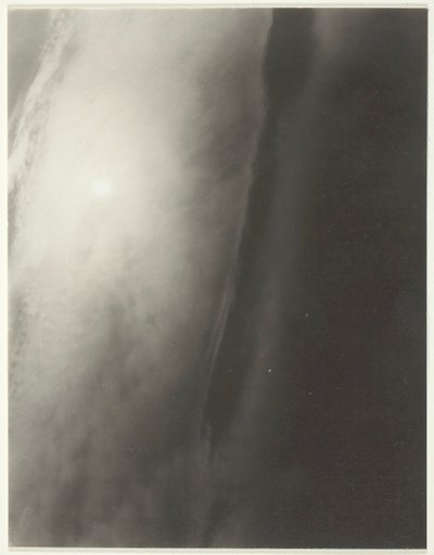 Eşdeğer, 1931. by Alfred Stieglitz