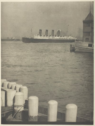 Dışa Bağlı, Mauretania, 1910. by Alfred Stieglitz