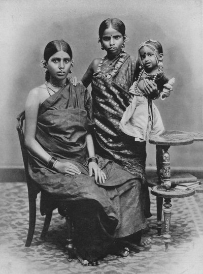 Uzak ve Ayak Parmağı Süslü Tamil Bayanlar, c1890, 1910 by Alfred William Amandus Plate