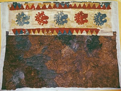Aslan başlarıyla süslenmiş asma (keçe) by Altaic School