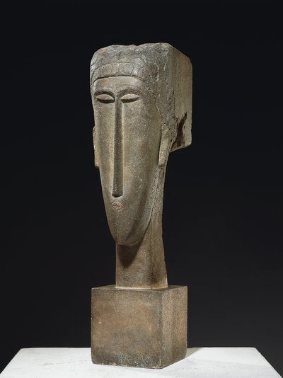 Kafa, c.1910-12 (kireçtaşı) by Amedeo Modigliani