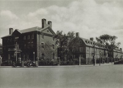 Harvard Üniversitesi: Phillips Brooks Evi; Biçme Salonu, Yatakhane; Lionel Hall, Yurt (s/b fotoğraf) by American Photographer (after)