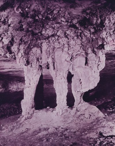 Gelin Sunağı, Mamut Mağarası (s/b fotoğraf) by American Photographer (after)