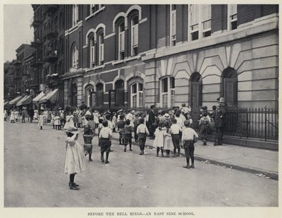 Zil çalmadan önce, bir Doğu Yakası Okulu (s/b fotoğraf) by American Photographer
