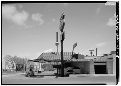 Lindholm Petrol Şirketi Servis İstasyonu, Cloquet, Minnesota (s/b fotoğraf) by American Photographer