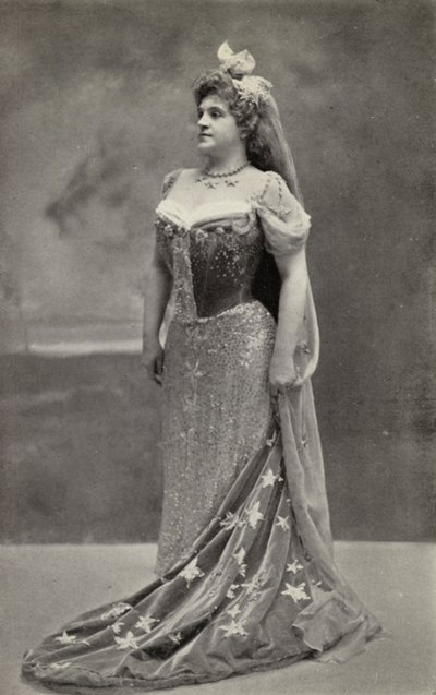 Marcella Sembrich, "Sihirli Flüt "te Gece Kraliçesi Astrifiammante rolünde (b/w fotoğraf) by American Photographer