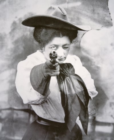 Mayıs Lillie (s/b fotoğraf) by American Photographer