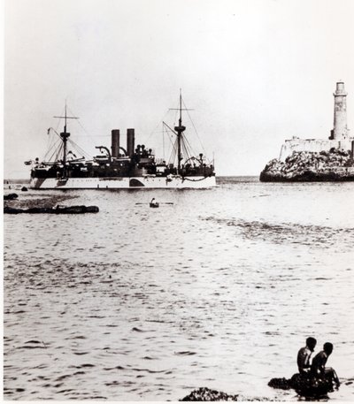 USS Maine, Havana limanına girerken, Küba, 1898 (bkz. 206526, 206527) by American Photographer