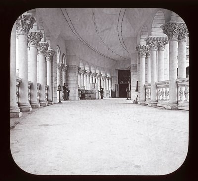 Dünyalar Kolomb Sergisi: Fisheries Colonade, Chicago, 1893 (fener kaydırağı) by American Photographer