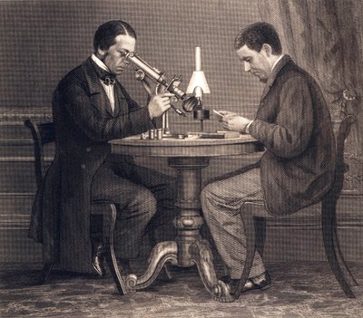 Mikroskoptan Bakan İlk Bilim İnsanları by American School