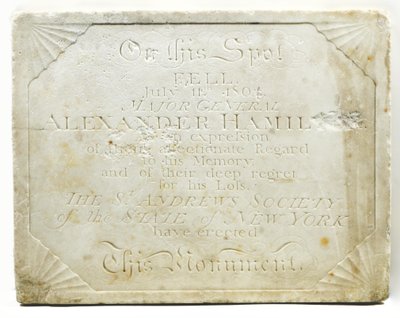 Aaron Burr ile bir düello sırasında Alexander Hamilton