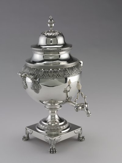 Harvey Lewis tarafından üretilen Çay Urn, 1811-25 by American School