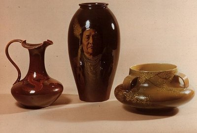 W.P.Macdonald imzalı, Nez Perce kabilesinin Şefi Joseph portresinin bulunduğu vazo; Albert R.Valentien