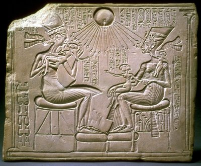 Kraliyet ailesi: Akhenaten, Nefertiti ve çocukları, yaklaşık MÖ 1350 by Ancient Egypt