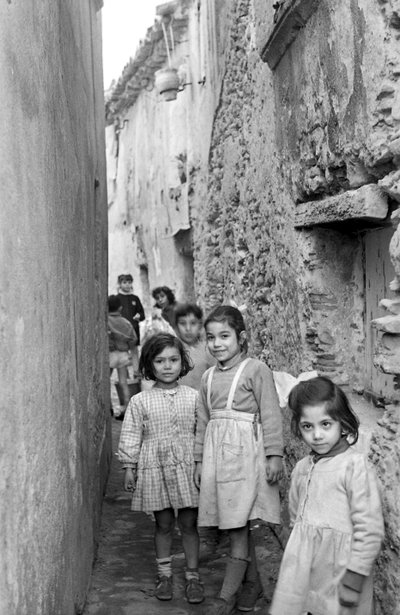 CROTONE - ÇOCUKLAR by Ando Gilardi