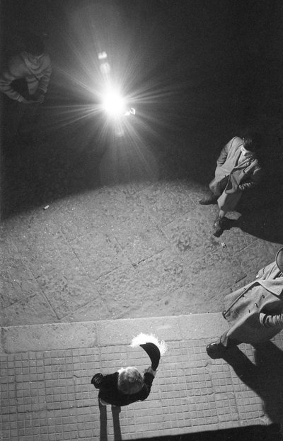 CROTONE - KOSTÜMLÜ FOTOĞRAF ANISI by Ando Gilardi